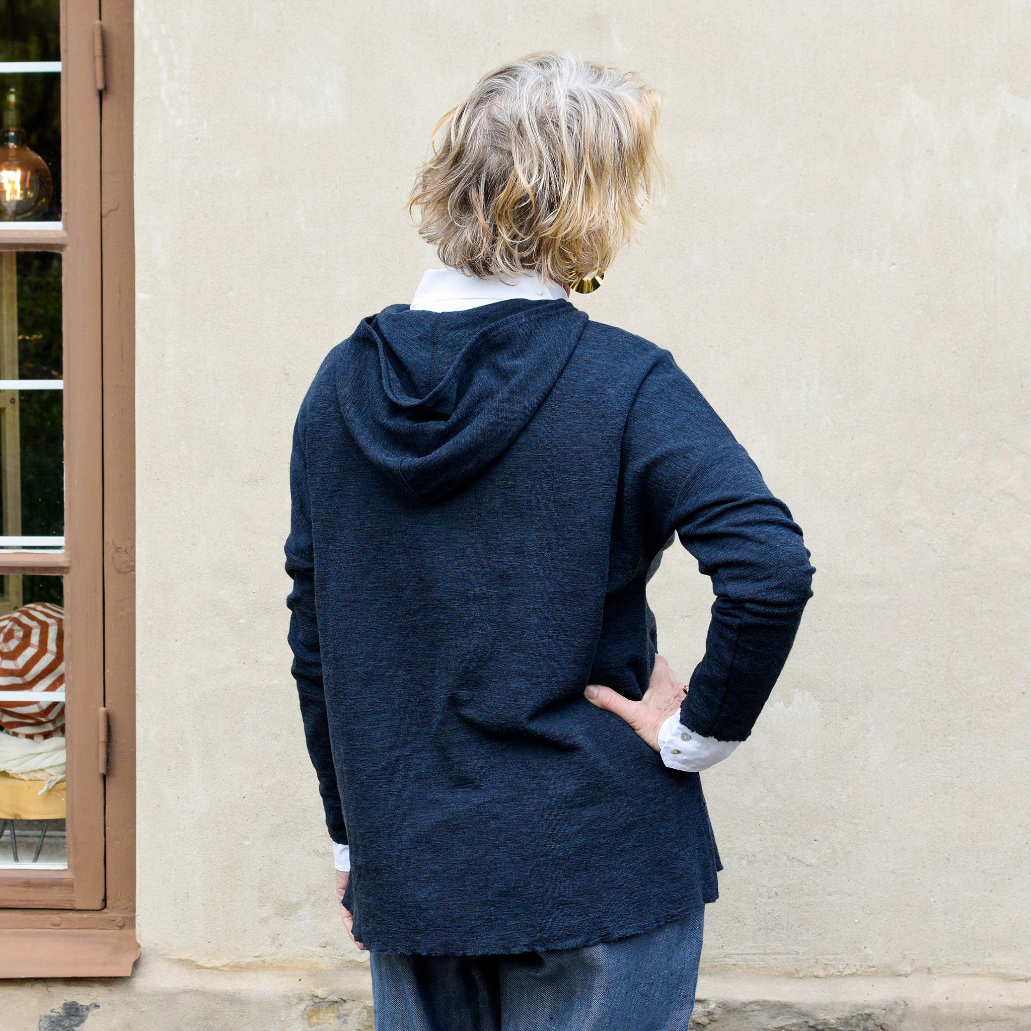 by basics lst sittande hoodie i merinoull - Midnight Blue Melange