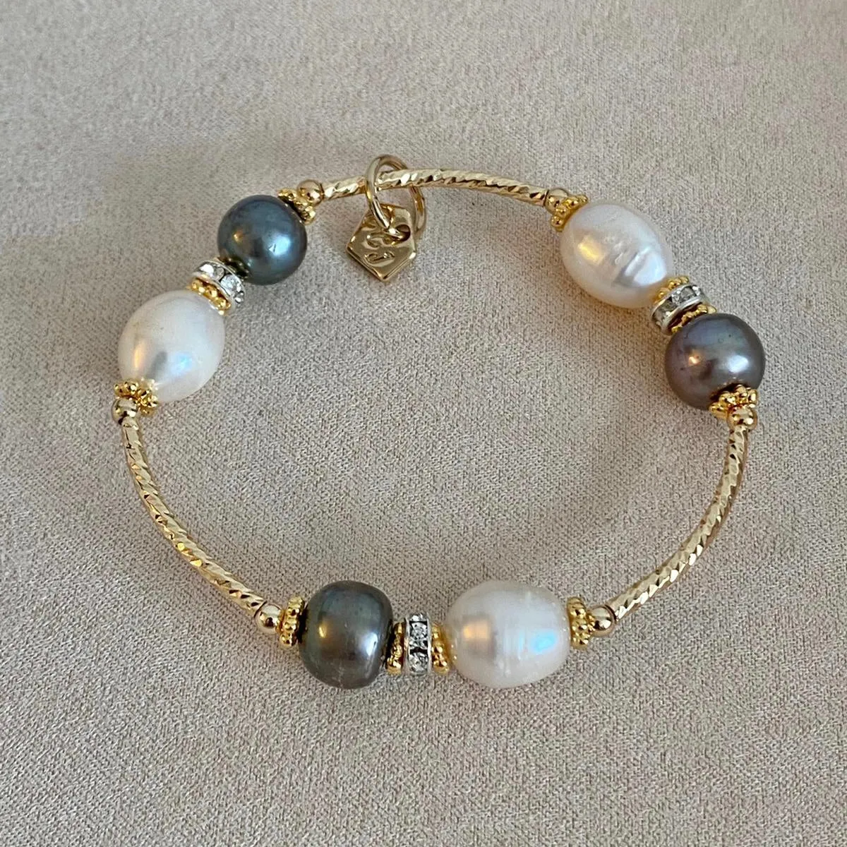 Grey White Pearls La Grace Bracelet