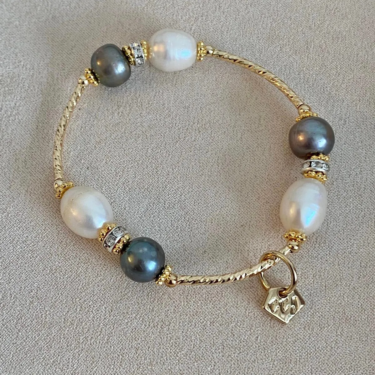 Grey White Pearls La Grace Bracelet