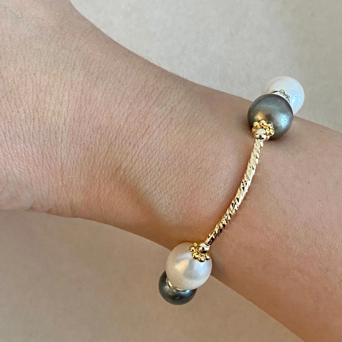 Grey White Pearls La Grace Bracelet