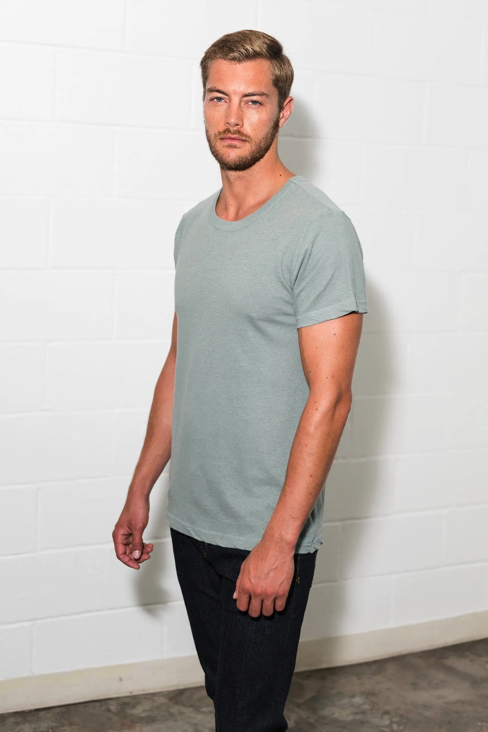 Men's Linen Blend Wide Neck Band Tee