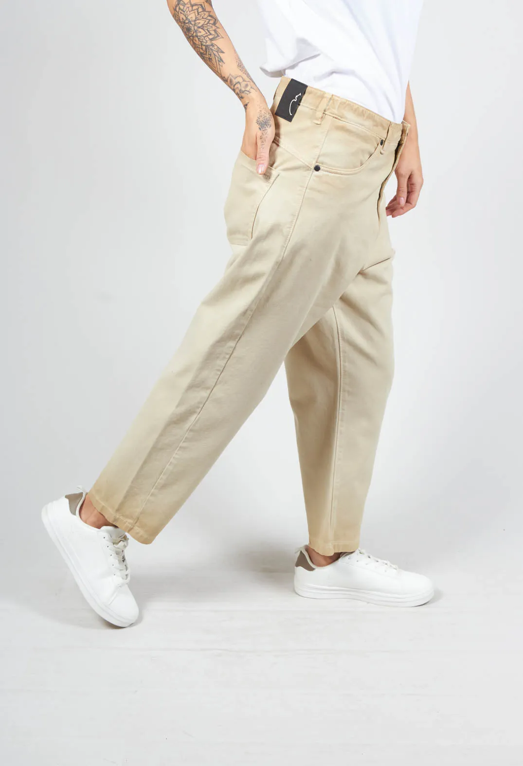 Straight Leg Jeans in Beige Dye Effect