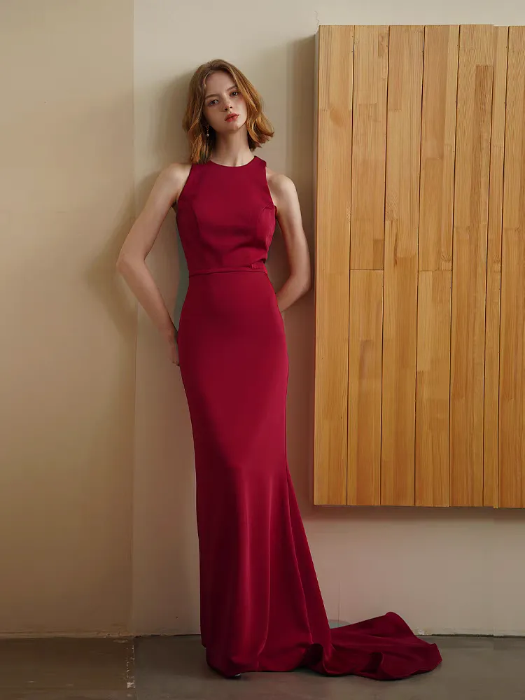 The Arussa Red Sleeveless Gown With Train