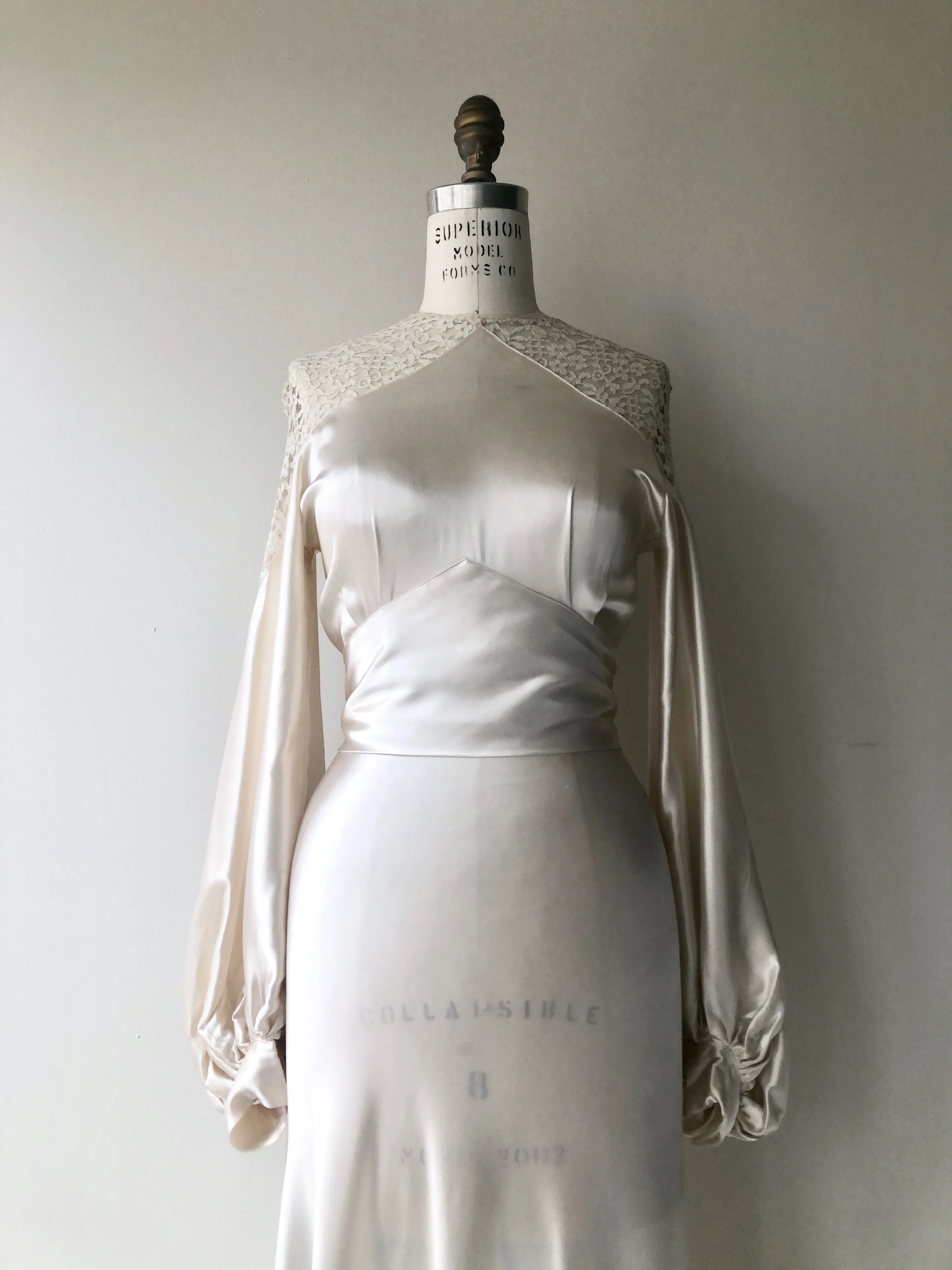 The Pearl 1930s Wedding Gown