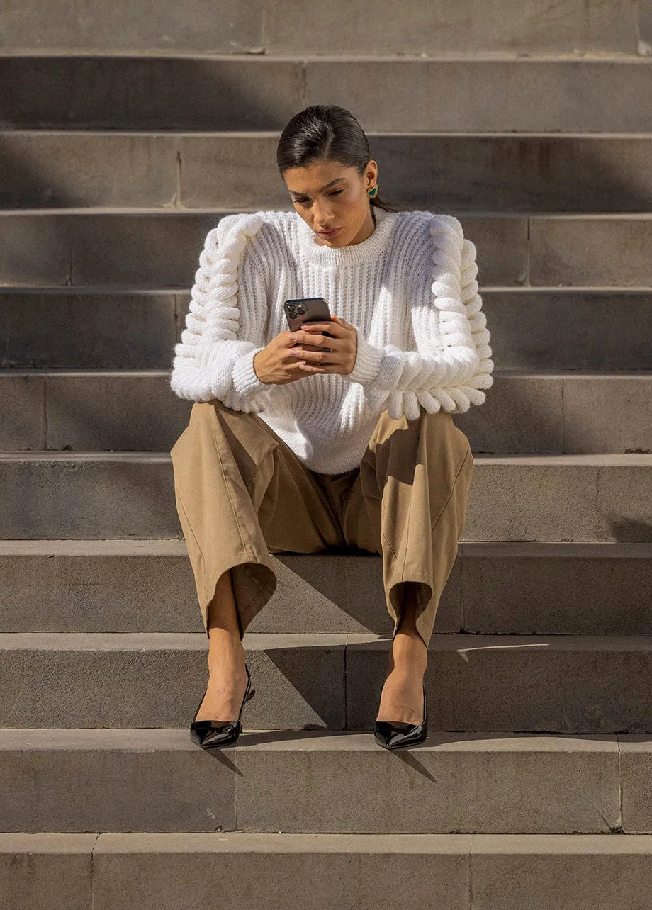 TURTLENECK WHITE SWEATER