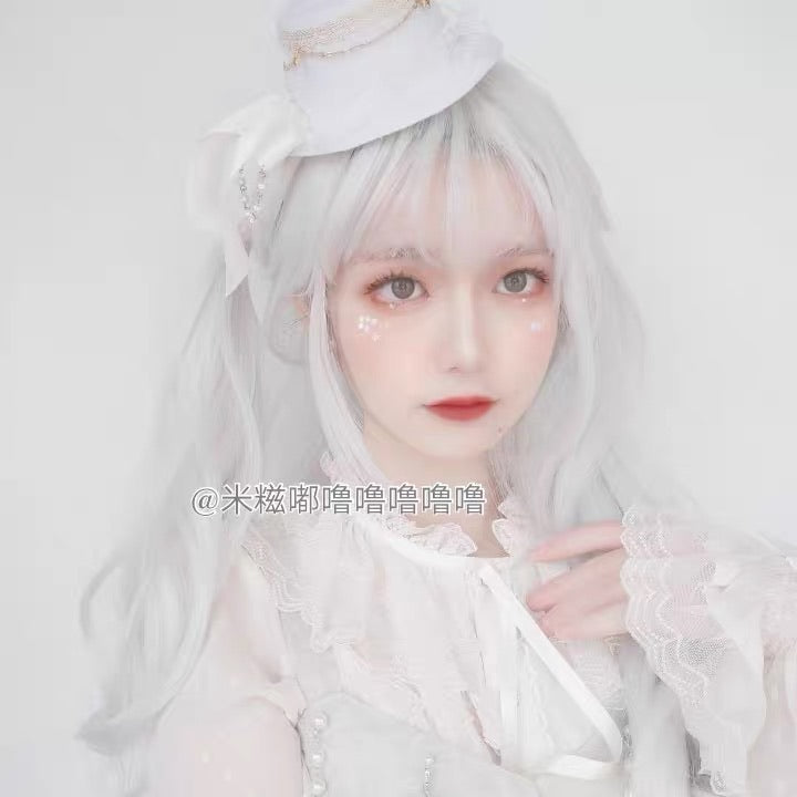 white swan/ grey wigs